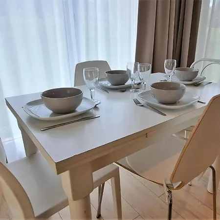Awesome In With Kitchen Lägenhet